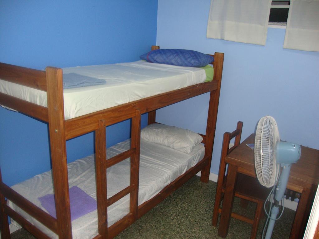 El Intercultural Hostel Ла-Плата Номер фото